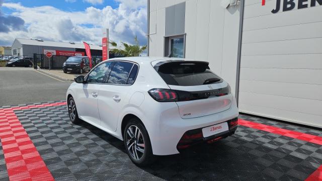 Peugeot 208 image 2