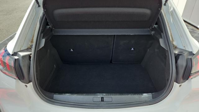 Peugeot 208 image 3