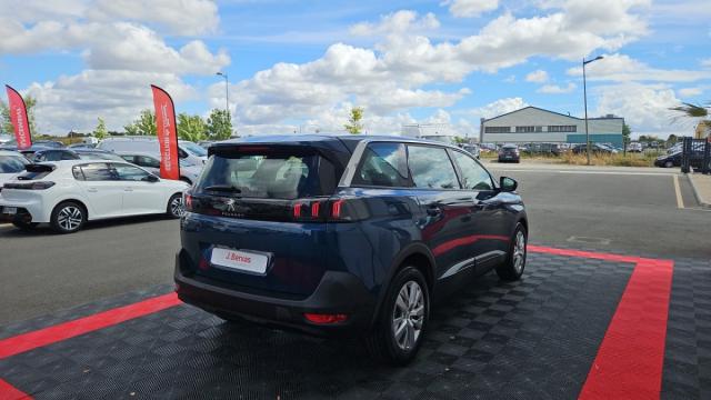 Peugeot 5008 image 1