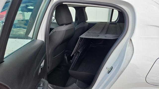 Peugeot 208 image 1