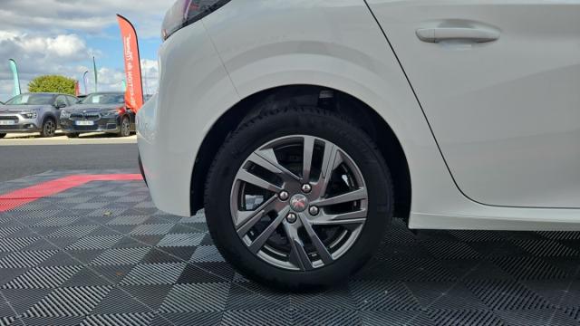 Peugeot 208 image 7