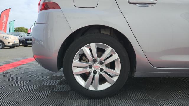 Peugeot 308 image 1