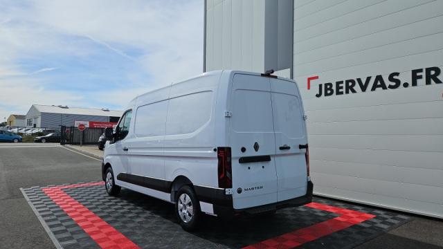 Renault Master image 1