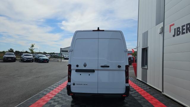 Renault Master image 2