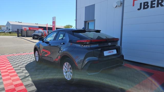 Toyota C-Hr image 2