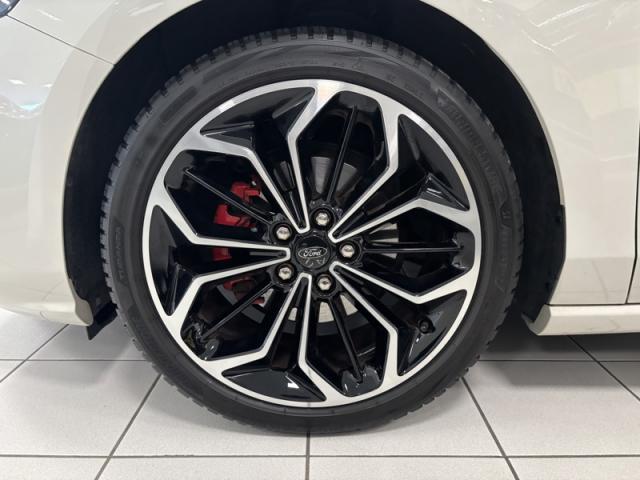 Ford Focus image 5
