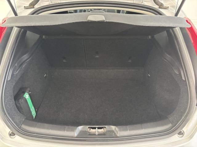 Volvo V40 image 6