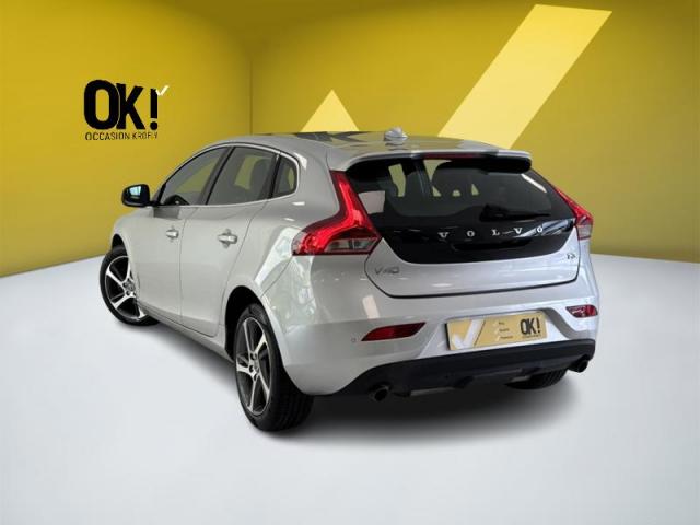 Volvo V40 image 2