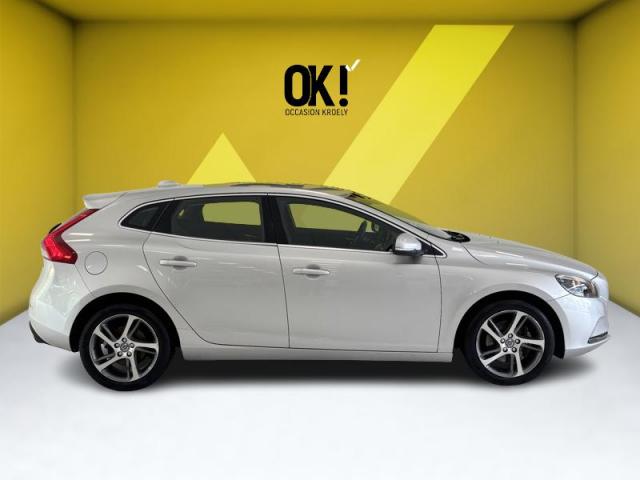 Volvo V40 image 1