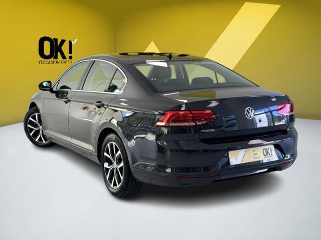 Volkswagen Passat image 8