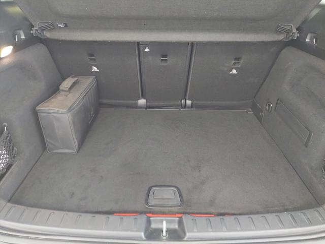 Mercedes Benz Gla image 8