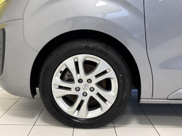 Opel Zafira Life image 8