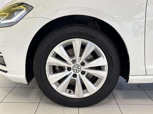 Volkswagen Golf image 6