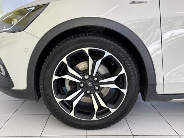 Ford Focus image 8