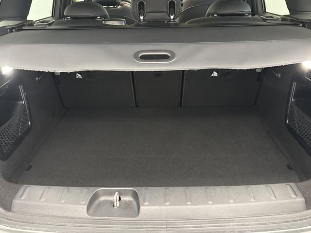 Mini Clubman image 1