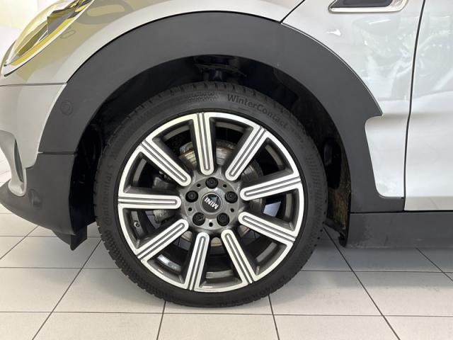 Mini Clubman image 3