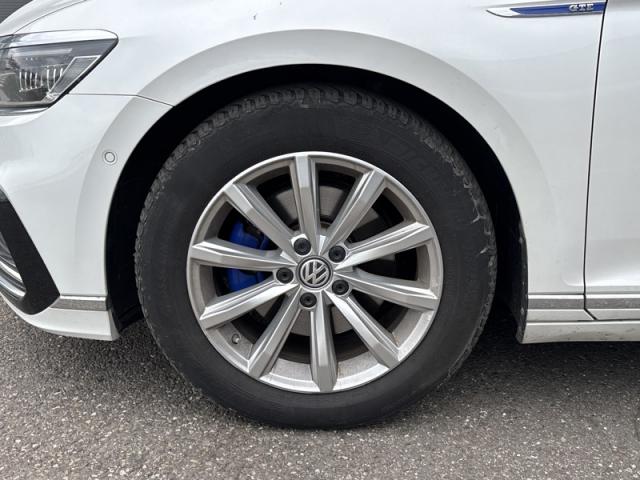Volkswagen Passat image 6