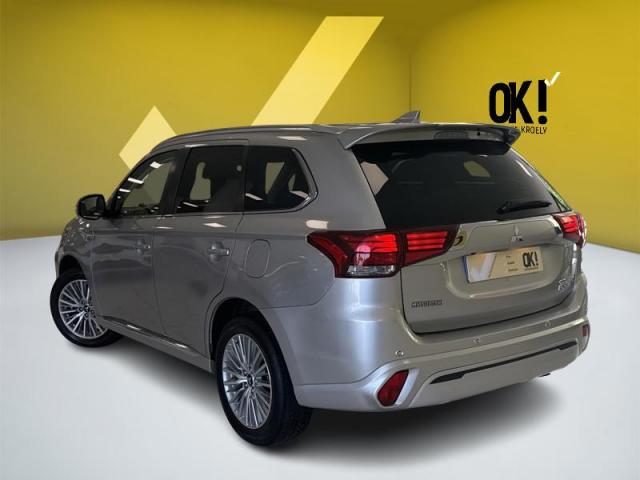 Mitsubishi Outlander image 3