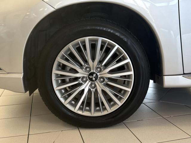 Mitsubishi Outlander image 1