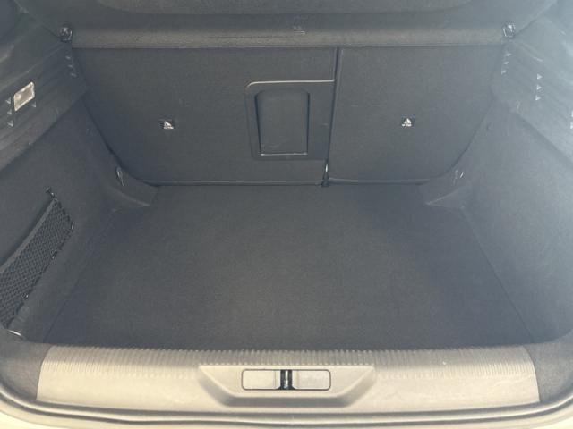 Peugeot 308 image 2