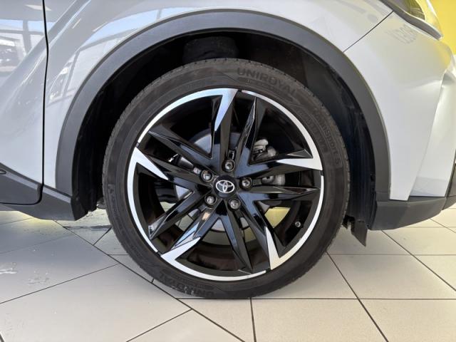 Toyota C-Hr image 2
