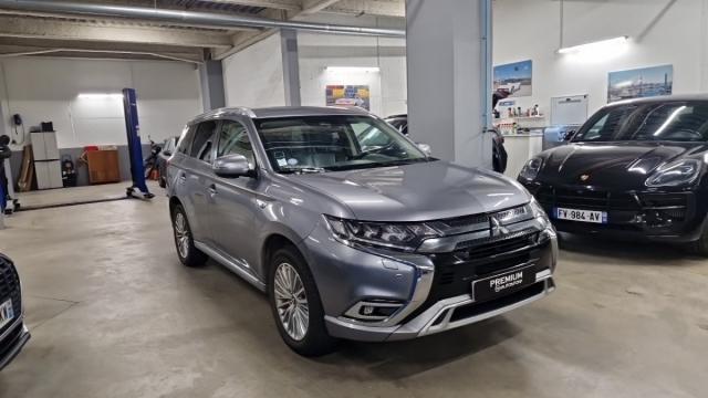 Mitsubishi Outlander Phev image 2