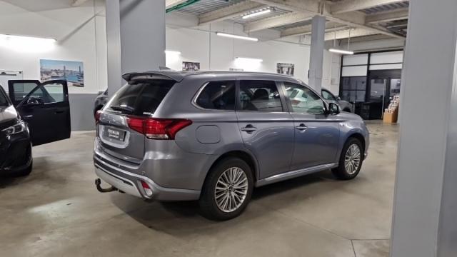 Mitsubishi Outlander Phev image 5