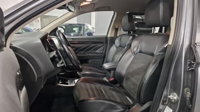 Mitsubishi Outlander Phev image 6