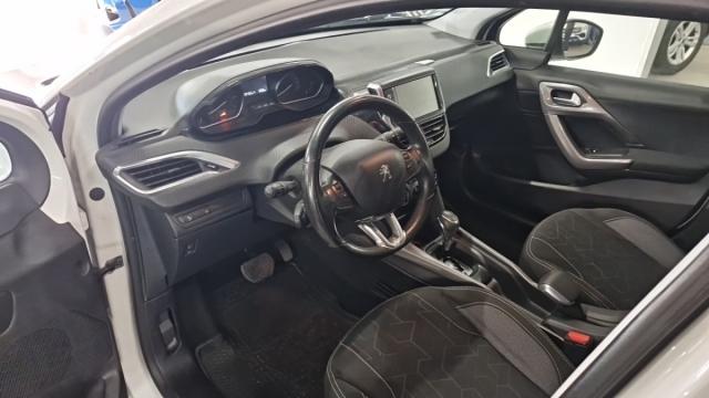 Peugeot 2008 image 9