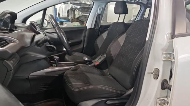 Peugeot 2008 image 1