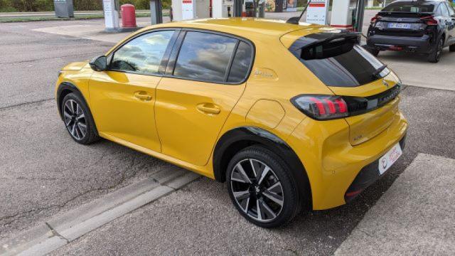 Peugeot 208 image 6