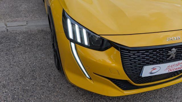 Peugeot 208 image 1