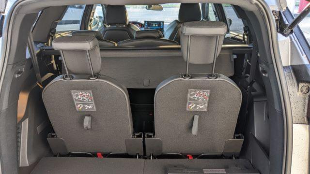 Peugeot 5008 image 1