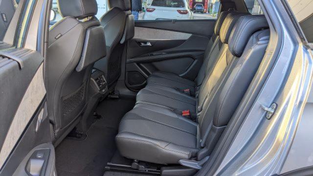 Peugeot 5008 image 8