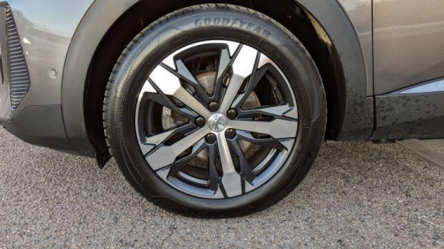Peugeot 5008 image 1