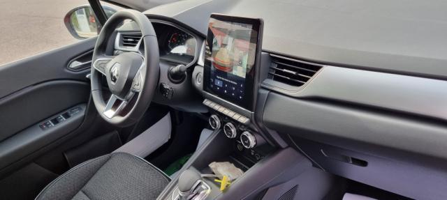 Renault Captur image 2
