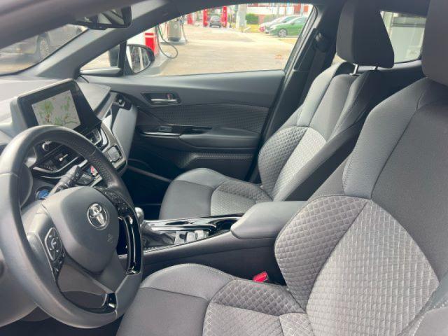 Toyota C-Hr image 8