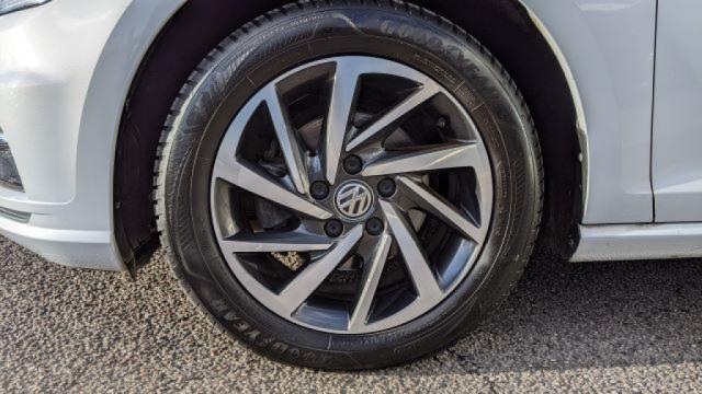 Volkswagen Golf image 6