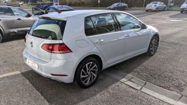 Volkswagen Golf image 9