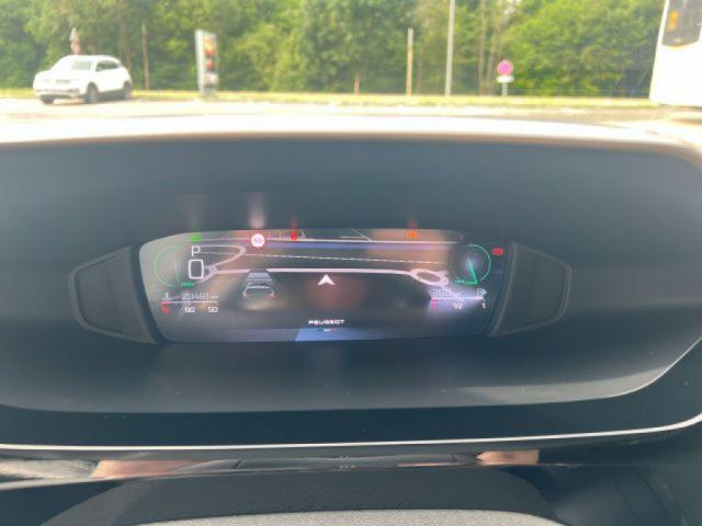Peugeot 308 image 2