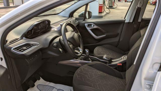 Peugeot 2008 image 3