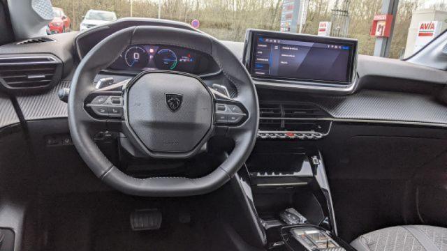Peugeot 208 image 6