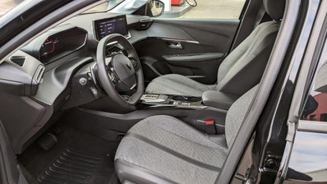 Peugeot 208 image 1