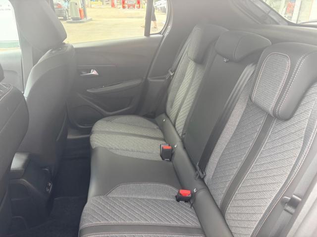 Peugeot 208 image 3