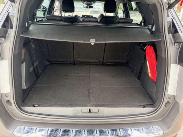 Peugeot 5008 image 2