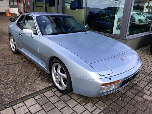 Porsche 944 image 6