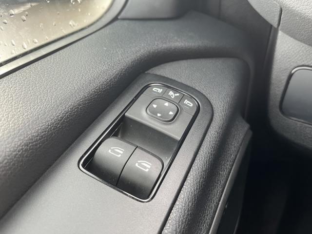 Mercedes Benz Sprinter image 1