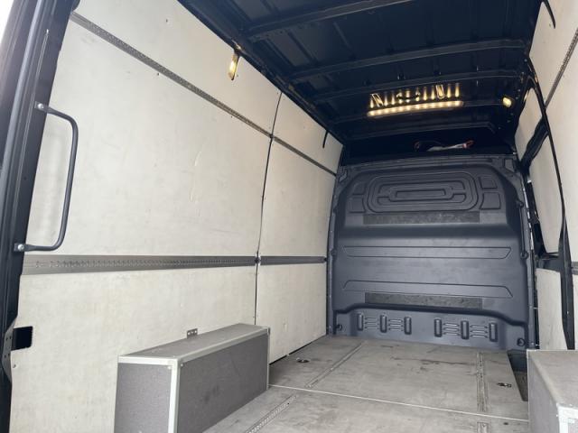 Mercedes Benz Sprinter image 3