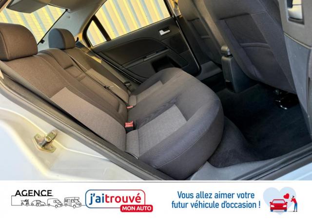 Ford Mondeo image 9