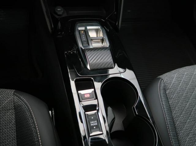 Peugeot 208 image 1
